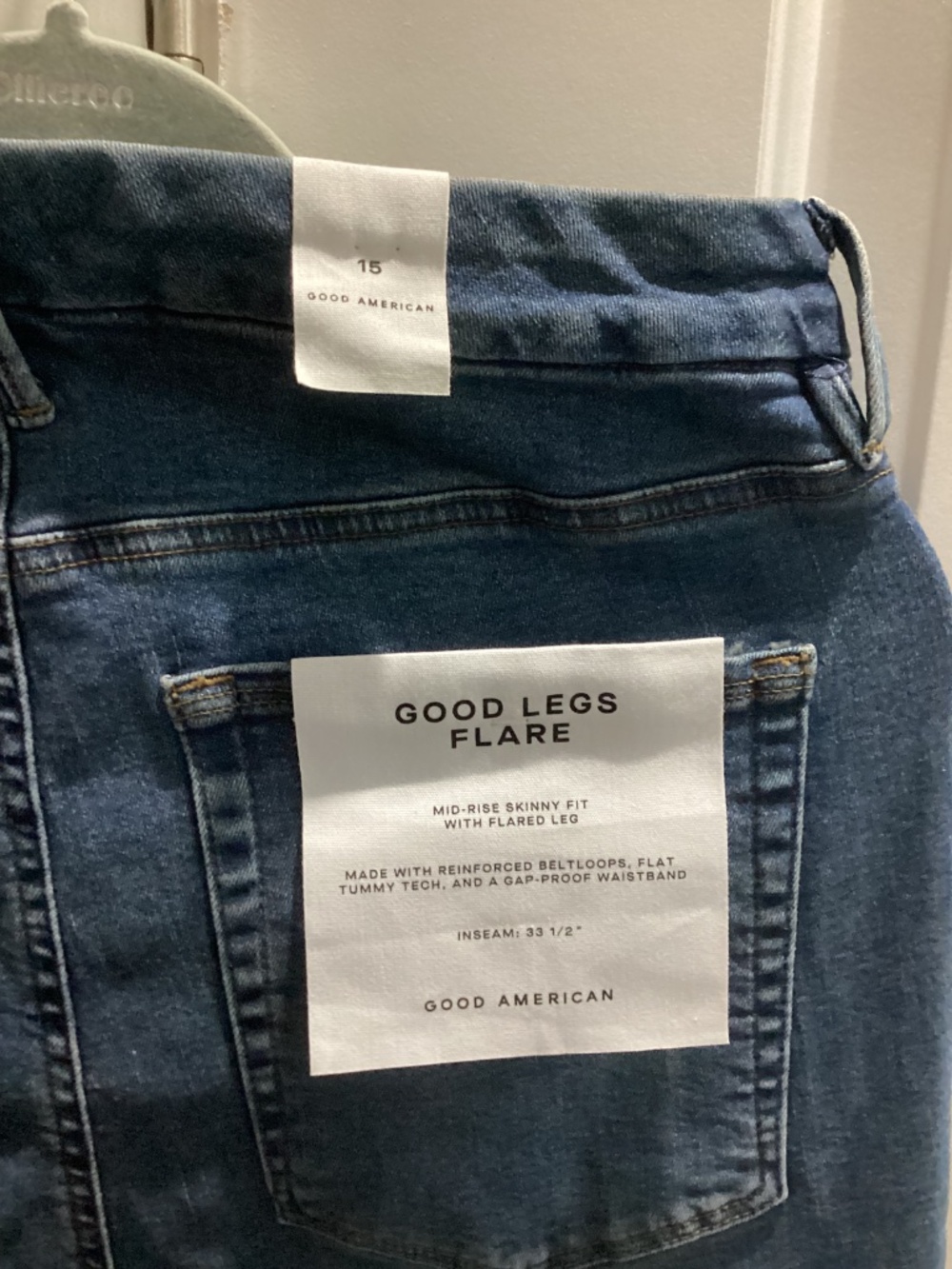 Good American Mid Rise Flares - Picture 4 of 5
